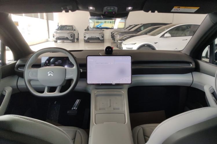 Used Nio ES6 2025 100 kWh Center Console