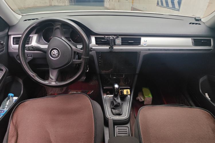 Used Volkswagen C-TREK 2018 1.5L Automatic Fashion Model