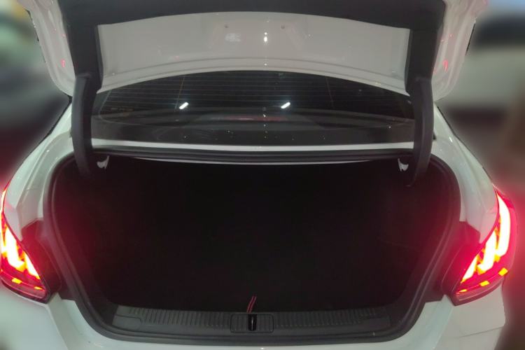 Used MG 5 2023 180 DVVT CVT Luxury Edition Trunk