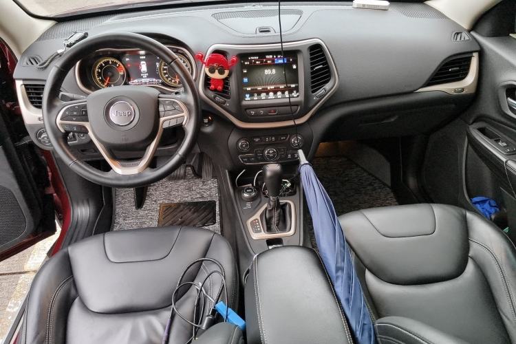 Used Jeep Cherokee 2016 2.4L Superior Edition
