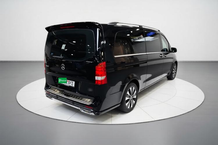 Used Mercedes-Benz Vito 2023 2.0T Elite Version 7 Seats Rear Right 45 Deg