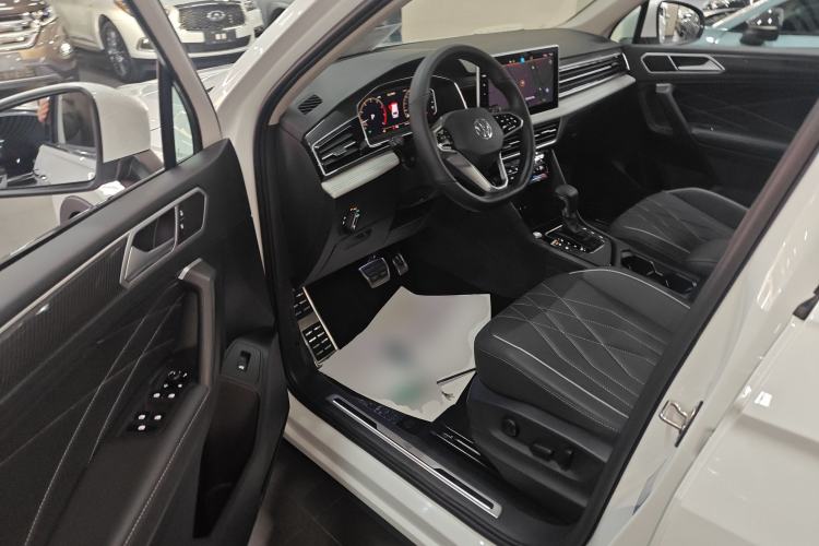 Used Volkswagen Tiguan L 2023 Restyled 330TSI Automatic Two-Wheel Drive R-Line Enhanced Comfort Version