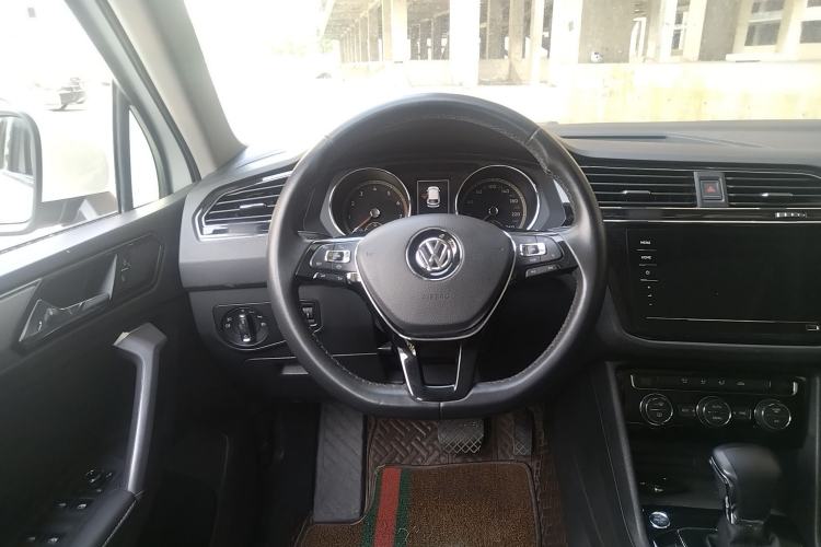 Used Volkswagen Tiguan L 2019 Updated Version 330TSI Automatic Two-Wheel Drive Panoramic Comfort Edition China VI Standard