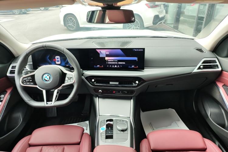 Used BMW i3 2025 eDrive 35 L
