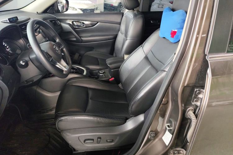 Used Nissan X-Trail 2017 2.5L CVT Leading Edition 4WD
