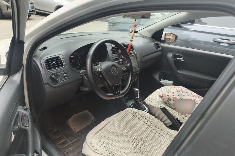 Used Volkswagen Polo 2016 1.6L Automatic Comfort Model
