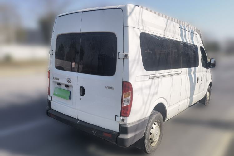 Used SAIC MAXUS Xintu V80 2019 2.5T Classic Model 6-Speed Manual Aotong Long Wheelbase Mid-Height 7-Seater