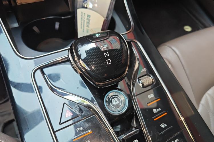 Used BYD Han 2022 EV Genesis Edition 715KM Front-Wheel-Drive Prestige Model Gear Lever