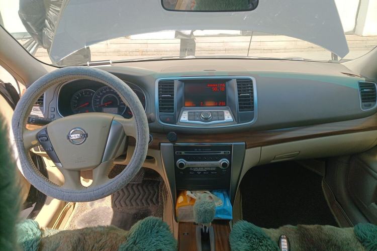 Used Nissan Teana 2011 2.0L XL Comfort Edition Center Console