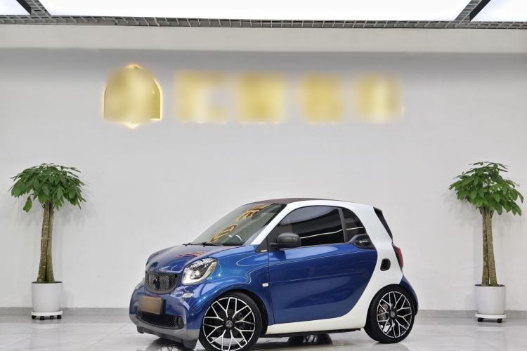 Used smart fortwo 2015 1.0L 52 kW hardtop Dynamic version