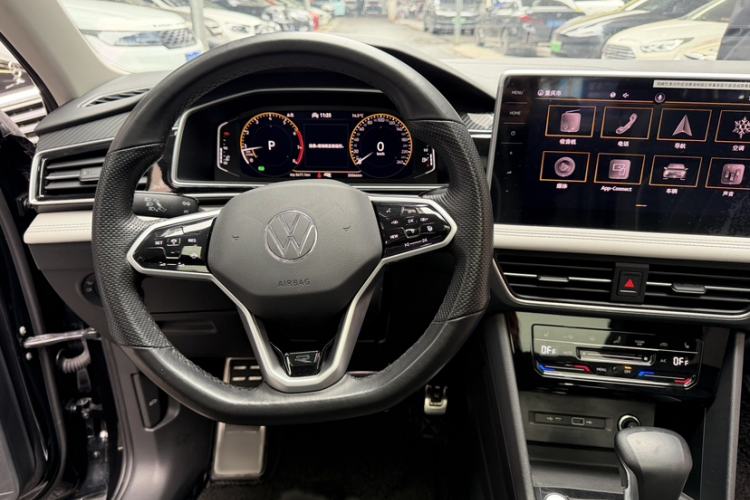 Used Volkswagen Tiguan L 2022 330TSI Automatic Two-Wheel Drive R-Line Enhanced Edition
