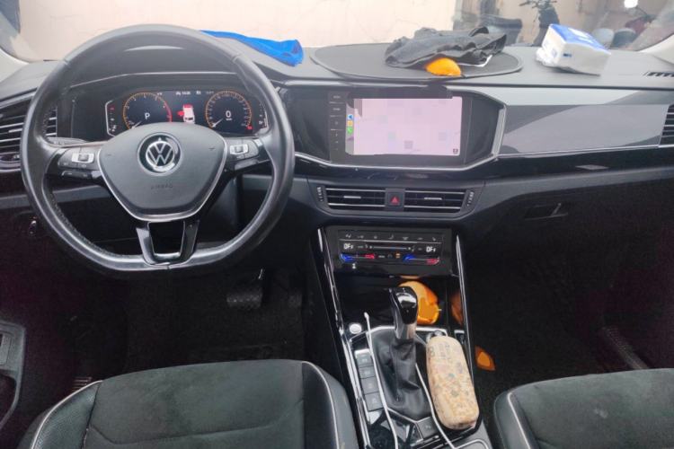 Used Volkswagen Tayron 2020 330TSI Two-Wheel Drive Luxury Connected Pro Edition Center Console