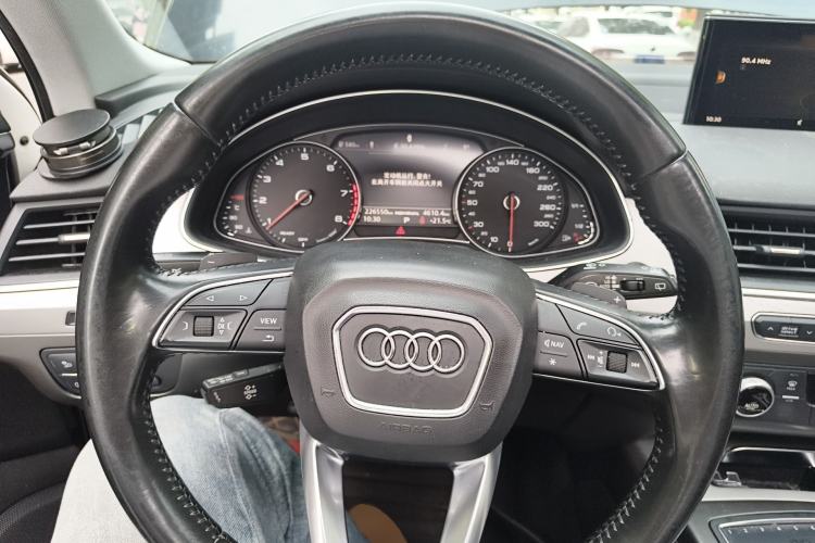 Used Audi Q7 2016 40 TFSI Comfort Model