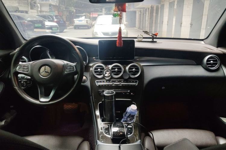 Used Mercedes-Benz GLC 2018 GLC 260 4MATIC Luxury Model Center Console