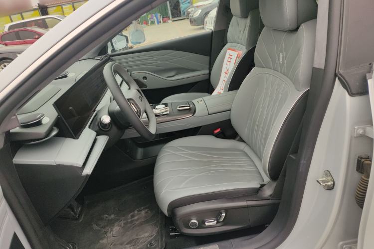 Used Geely Galaxy E8 2025 700 km Long-Range Intelligent Driving Version
