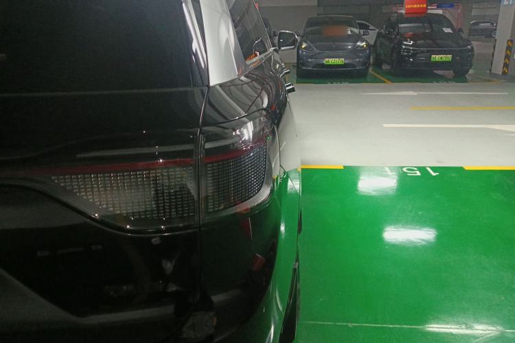 Used Hima AITO M9 2024 Range-Extended Max Edition 52 kWh 6-Seater Version
