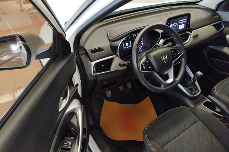 Used Baojun 510 2017 1.5L manual Comfort trim