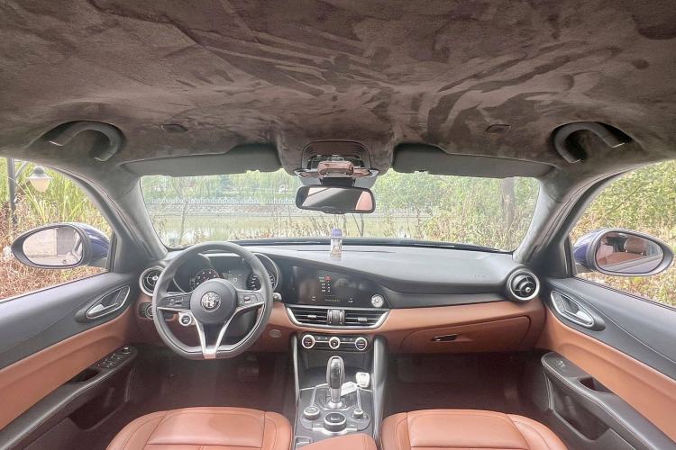 Used Alfa Romeo Giulia 2017 2.0T 200HP Elite Edition
