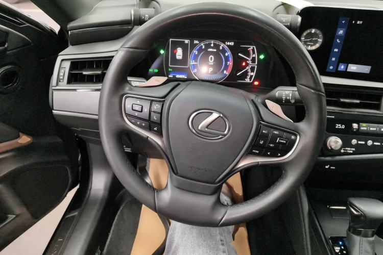 Used Lexus ES 2023 200 Excellence Edition
