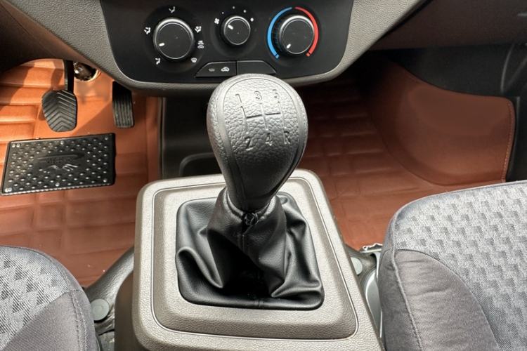 Used Wuling Rongguang New Truck 2023 1.5L Double-Cab Basic Version LAR