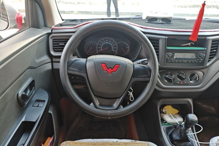 Used Wuling Hongguang V 2021 1.5L Enjoyment Edition LAR
