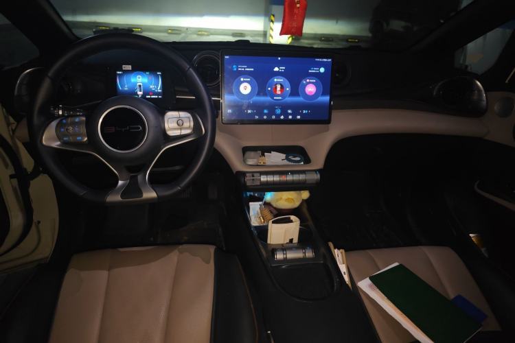 Used BYD Dolphin 2023 420 km Fashion Edition
