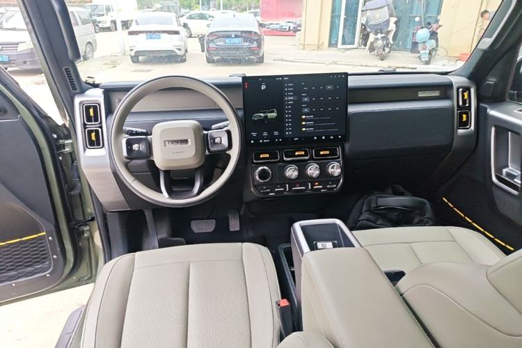 Used iCAR V23 2025 501 Four-Wheel Drive Intelligent Driving Version Center Console