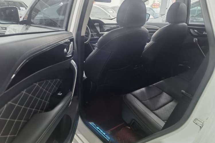 Used JETOUR X95 2023 Revised 1.6T DCT Ultimate Edition 7 Seats