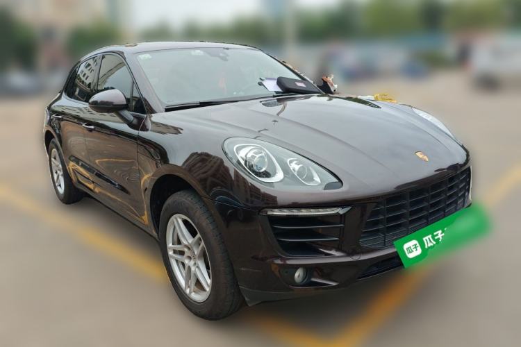 Used Porsche Macan 2017 Macan 2.0T Front Right 45 Deg
