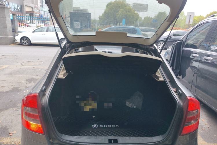 Used Skoda Octavia 2015 Classic Model 1.6L Automatic Yijie Version Trunk
