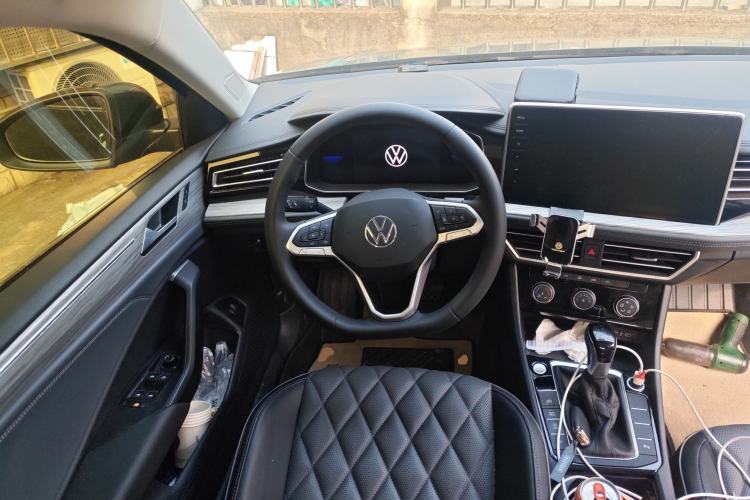 Used Volkswagen Sagitar 2025 300TSI DSG Excellence Edition Steering Wheel