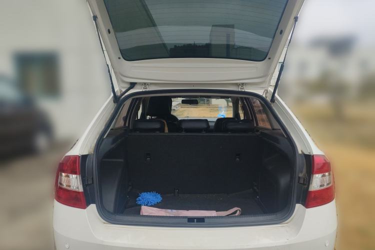 Used Skoda Rapid Spaceback 2016 Revised Version 1.6L Manual Front-Drive Edition