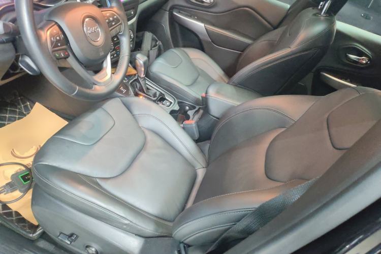 Used Jeep Cherokee 2020 2.0T Four-Wheel Drive Elite Edition Left Front Seat