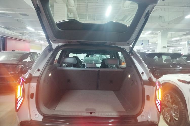 Used Hongqi Tiangong 08 2025 680 Ultra Four-Wheel-Drive Version Trunk