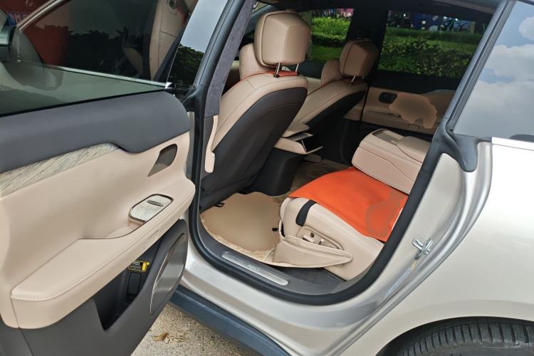 Used Nio ET7 2024 75 kWh Executive Edition Left Rear Seat