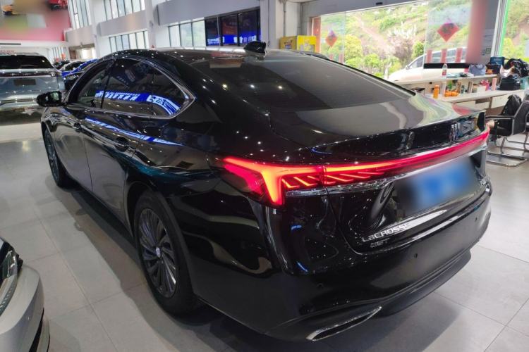 Used Buick LaCrosse 2025 28T Platinum Edition