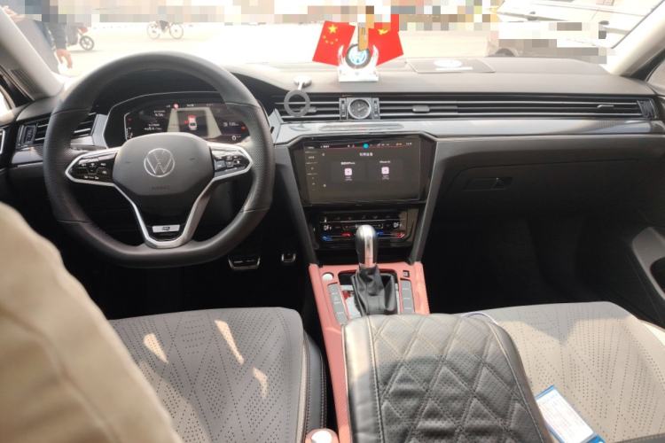 Used Volkswagen Magotan 2023 2 Million Units Limited-Edition 380TSI DSG Flagship Version Center Console