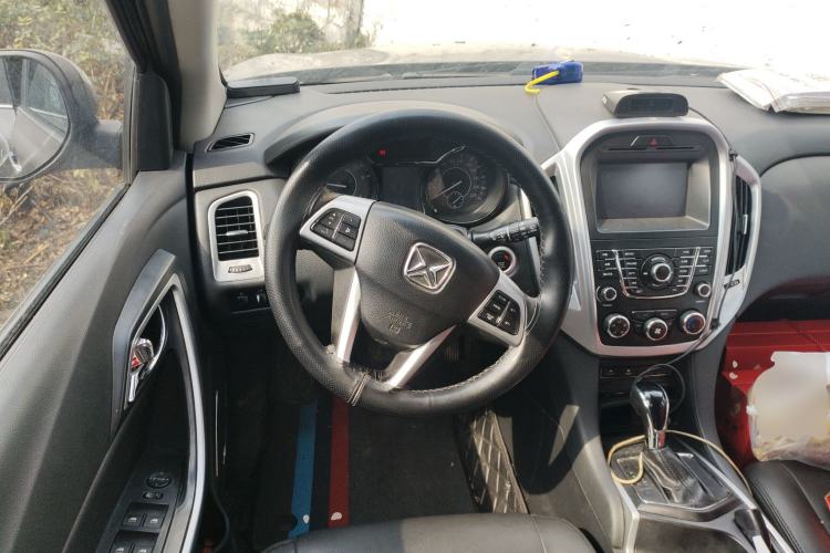 Used JMC Yusheng S350 2013 2.4T Automatic 2WD Diesel Luxury 7-Seater Steering Wheel