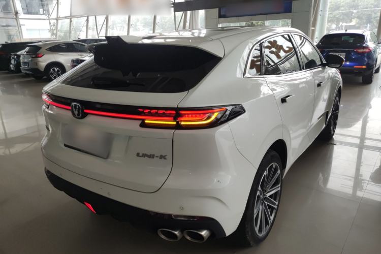 Used CHANGAN UNI-K 2024 2.0T Two-Wheel Drive Global Edition Exterior 5