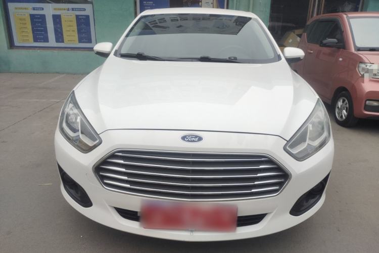 Used Ford Escort 2015 1.5L Manual Comfort Model
