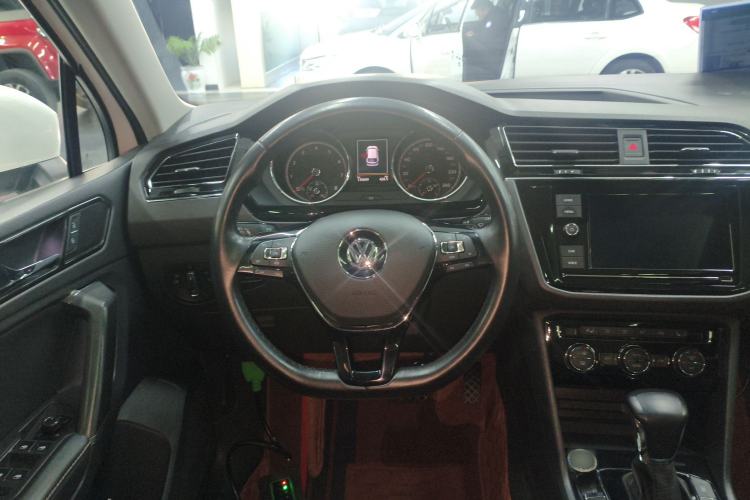 Used Volkswagen Tiguan L 2018 Facelift 330TSI Automatic Two-Wheel Drive Luxury Edition