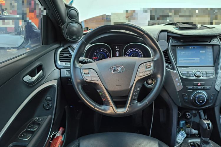 Used Hyundai Santa Fe 2015 2.0T Automatic Two-Wheel Drive Smart Version 5 Seats