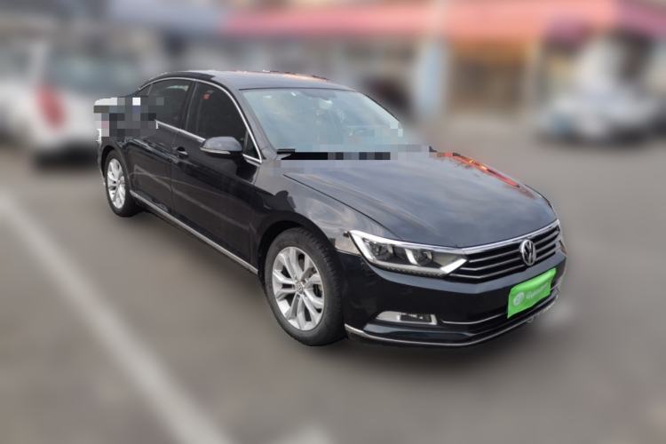 Used Volkswagen Magotan 2017 380TSI DSG Luxury Model Front Right 45 Deg