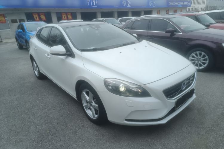 Used Volvo V40 2016 T3 Zhiyi Edition