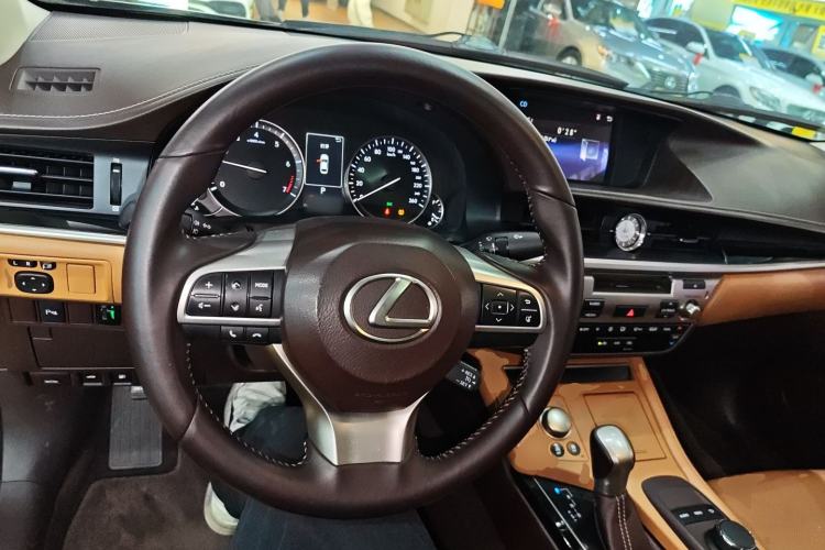 Used Lexus ES 2016 200 Midnight Special Limited Edition