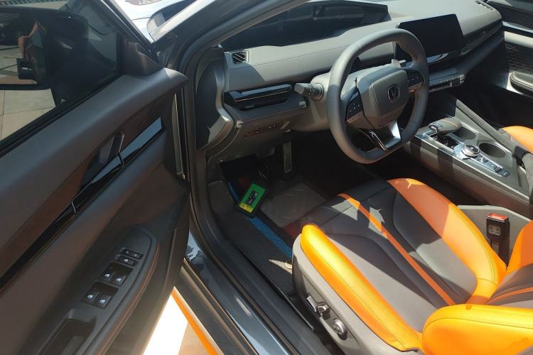 Used CHANGAN UNI-V 2024 1.5T Prestige Sport Edition
