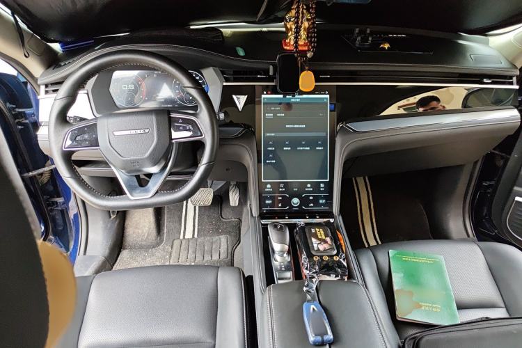 Used Venucia Star 2020 260T Automatic 48V Mild Hybrid Turbocharged Star Edition Center Console