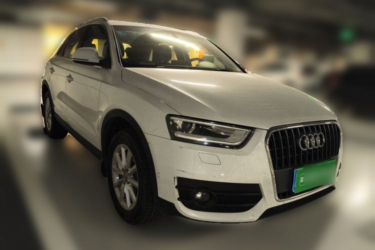 Used Audi Q3 2015 30 TFSI Ambition Edition Front Right 45 Deg