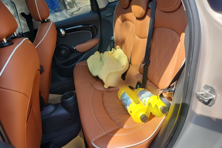 Used MINI 2023 2.0T COOPER S Artist Five-Door Edition Left Rear Seat