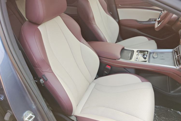 Used BYD Seal 2023 DM-i 1.5T 121km Prestige Model Right Front Seat